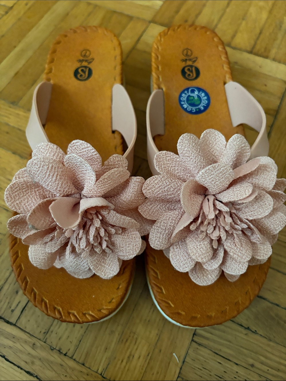 B Babe slides size 7 (38- read)